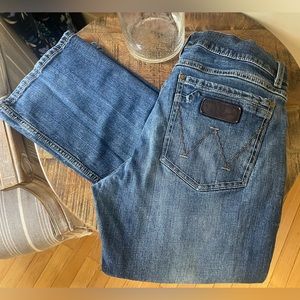 Men’s 33x36 Wrangler Retro Fit Slim Bootcut jeans.